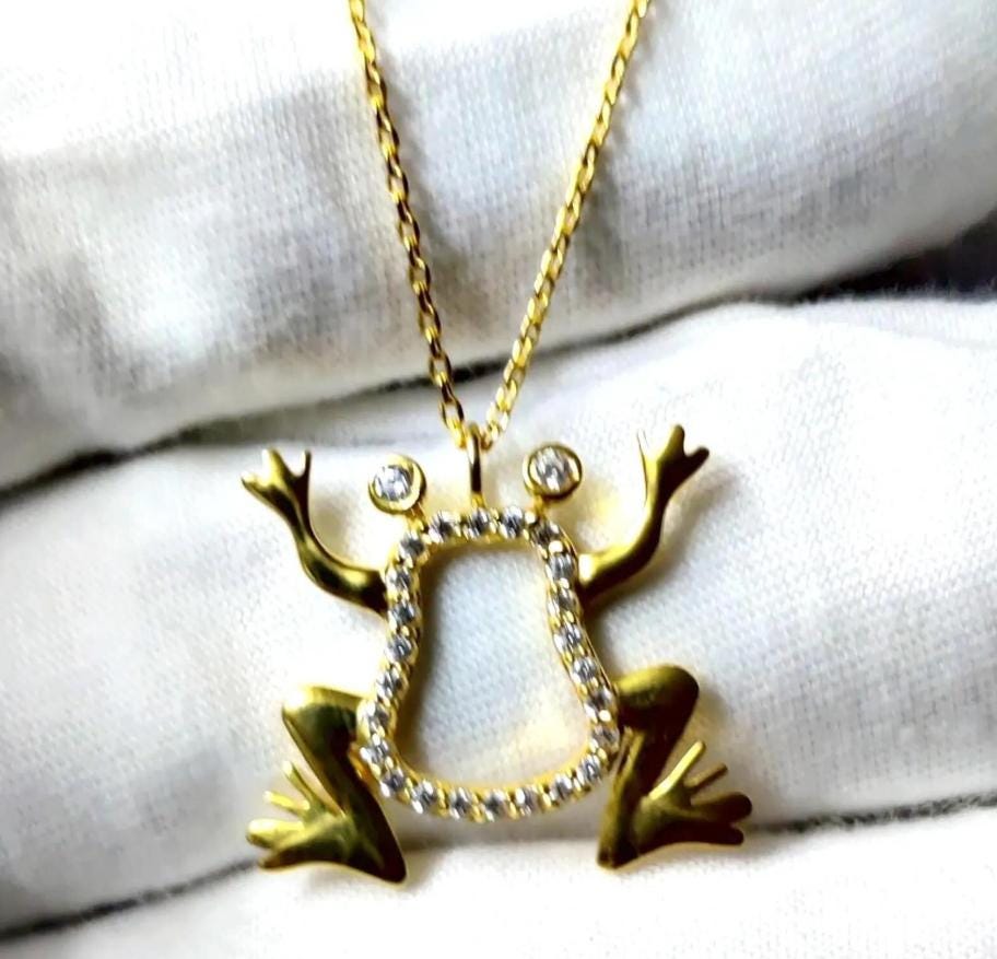 1.00Ct Round Simulated White Topaz Diamond Jumping Frog Pendant 14K Yellow Gold Plated Free Chain 18" 925 Silver