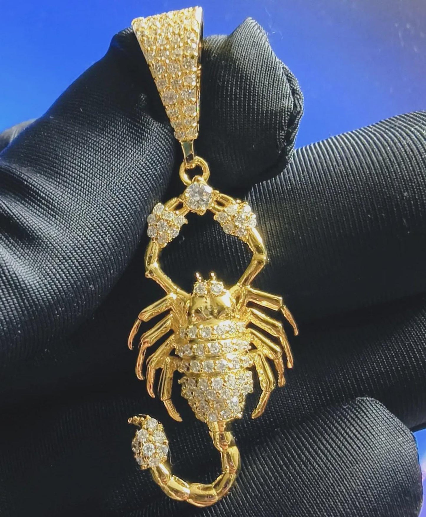 2Ct Round Cut Diamond Scorpion Pendant Simulated Pendant 14K Yellow Gold Plated 925 Sterling Silver Hip Hop Pendant For Birthday Gift