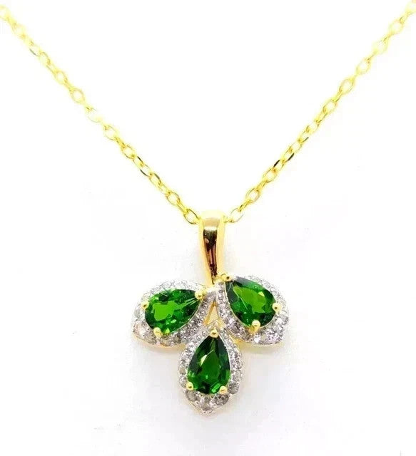 2Ct Pear Cut Green Emerald  Women's Flower Pendant14K Yellow Gold Plated