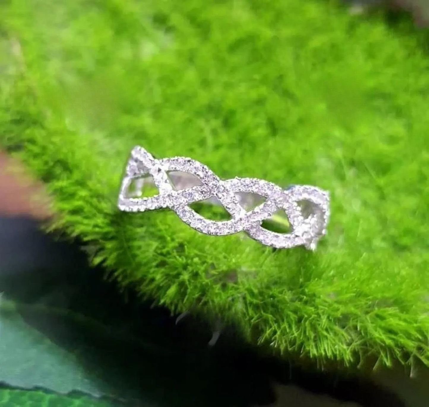 1.50Ct Round Cut Simulated Diamond Wedding Engagement Criss Cross Band Women's Engagement Ring 14K White Gold Plated 925 Silver