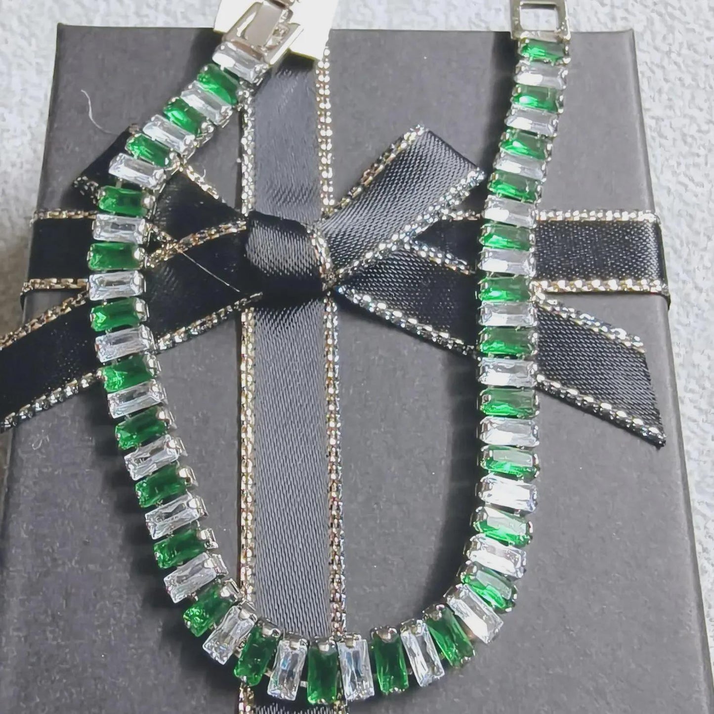 12Ct Baguette Cut Green Emerald Lab-Created Emerald & Diamond Tennis Bracelet 14K White Gold Plated Bracelet Size 7.5" Inch 925 Silver