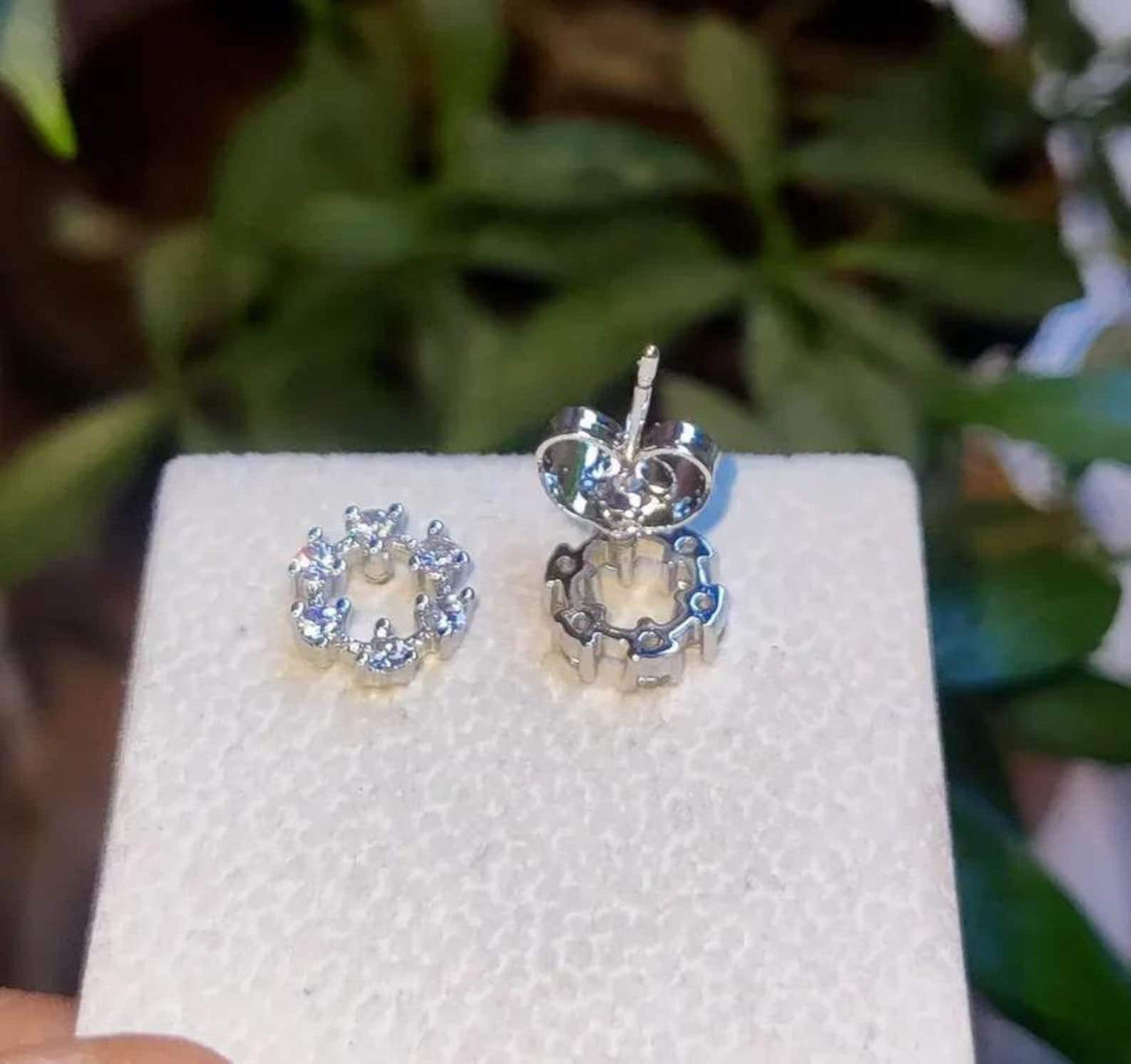 1Ct Round Cut Diamond Women's Stud Earrings Cluster Halo Stud Earrings 14K White Gold Finish 925 Silver Stud Earrings Push Back Stud