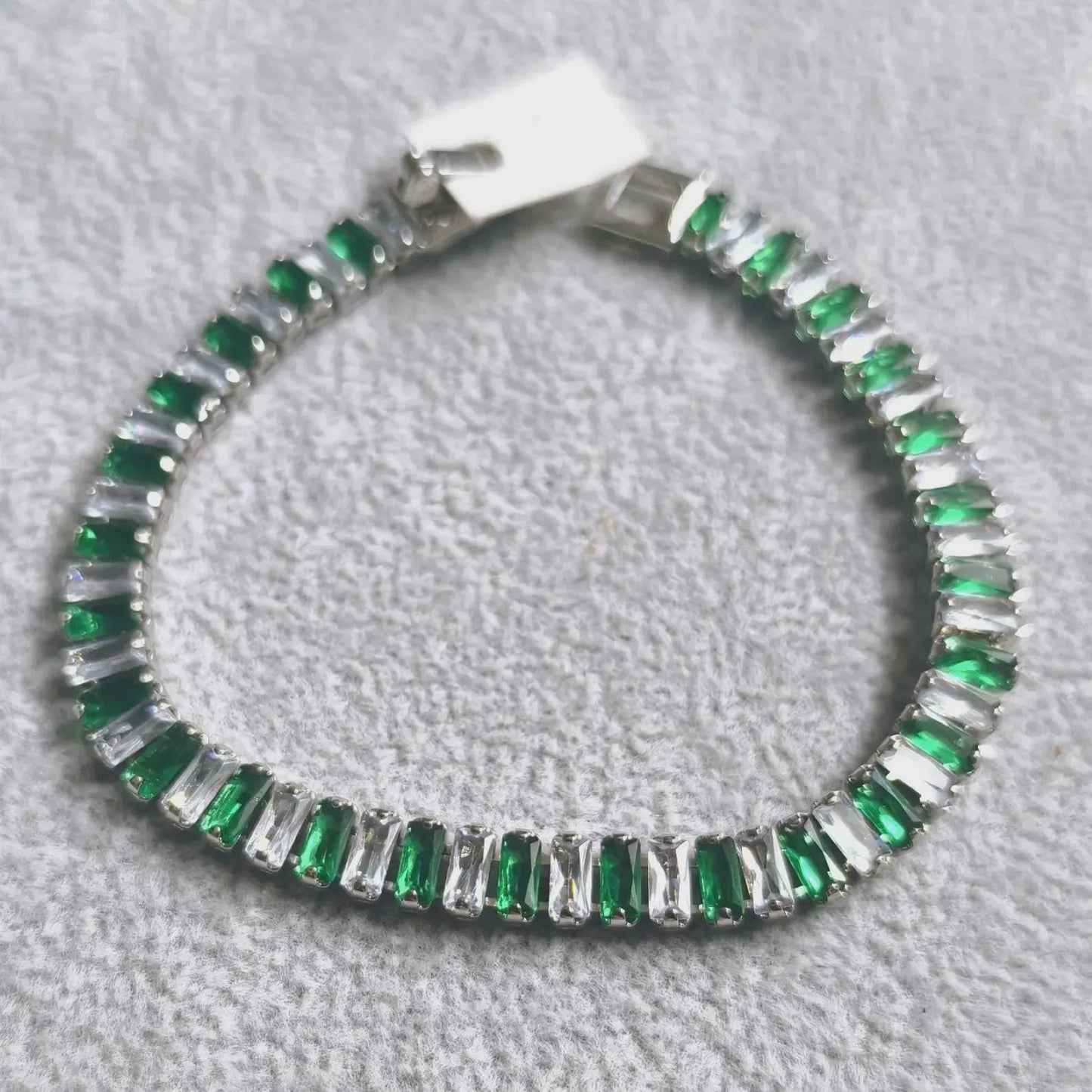 12Ct Baguette Cut Green Emerald Lab-Created Emerald & Diamond Tennis Bracelet 14K White Gold Plated Bracelet Size 7.5" Inch 925 Silver