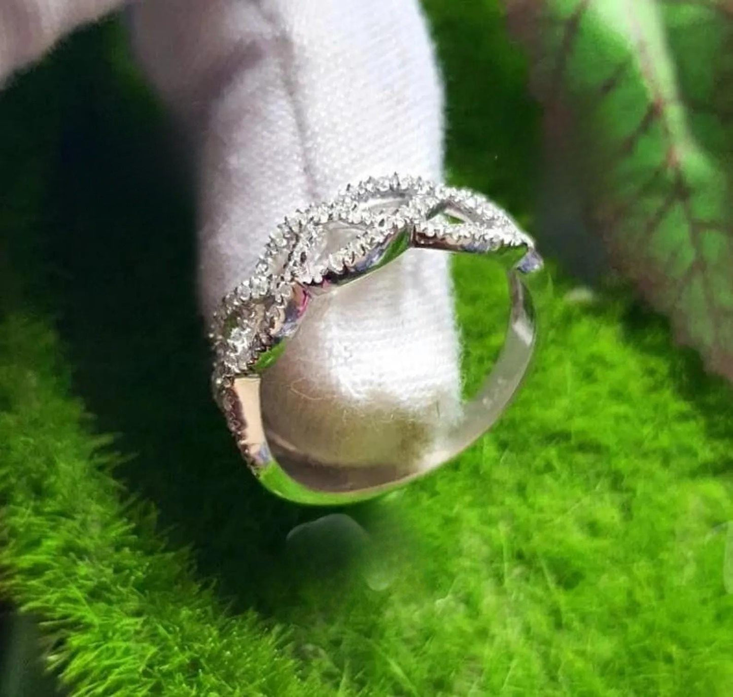 1.50Ct Round Cut Simulated Diamond Wedding Engagement Criss Cross Band Women's Engagement Ring 14K White Gold Plated 925 Silver