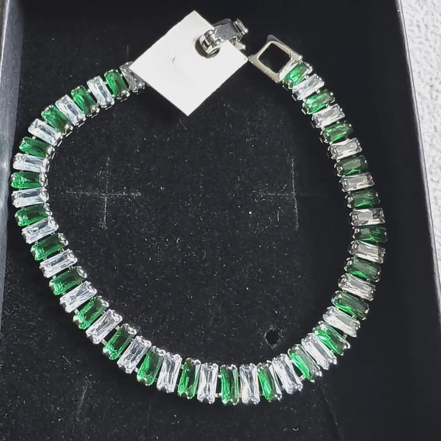 12Ct Baguette Cut Green Emerald Lab-Created Emerald & Diamond Tennis Bracelet 14K White Gold Plated Bracelet Size 7.5" Inch 925 Silver