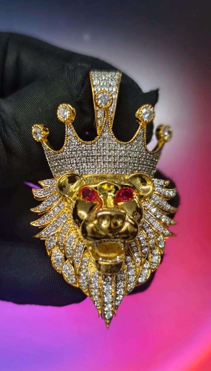 4Ct Round Cut Simulated Diamond Lion Head Pendant 14K Yellow Gold plated 925 Sterling Silver