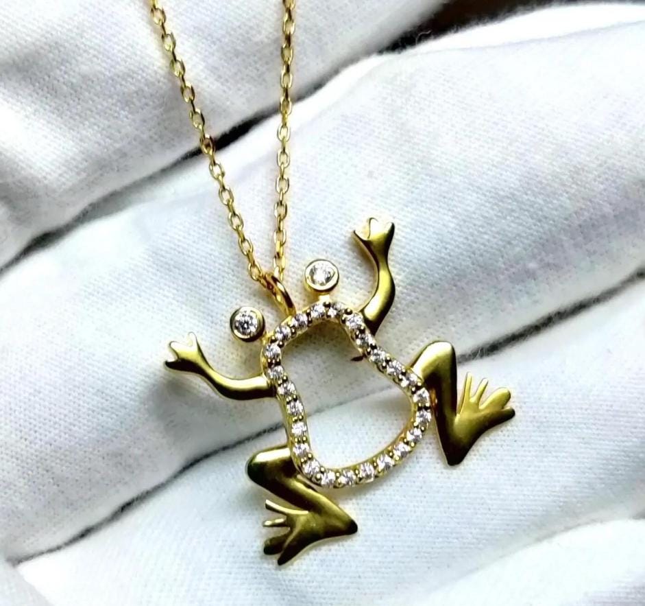 1.00Ct Round Simulated White Topaz Diamond Jumping Frog Pendant 14K Yellow Gold Plated Free Chain 18" 925 Silver