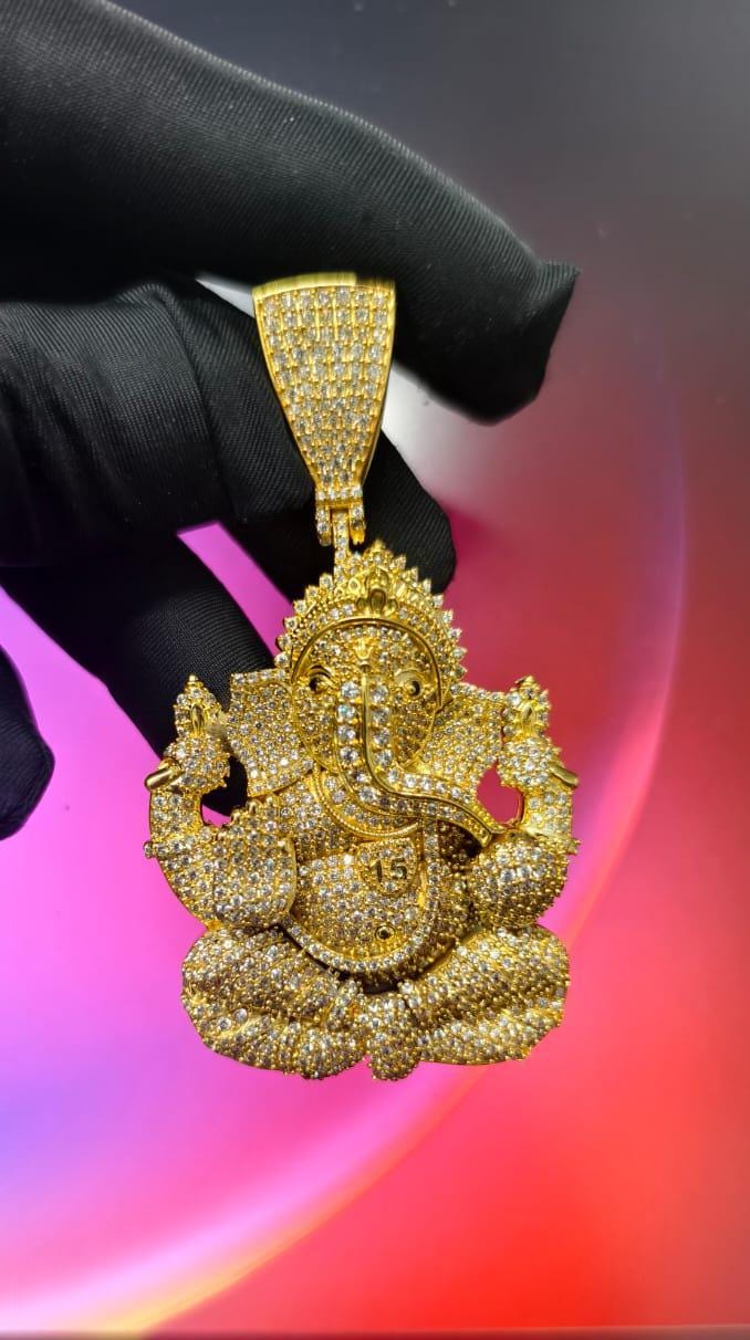 4Ct Round Cut Simulated Diamond Beautiful Lord Ganesh Pendant 14K Yellow Gold Plated - 925 Silver
