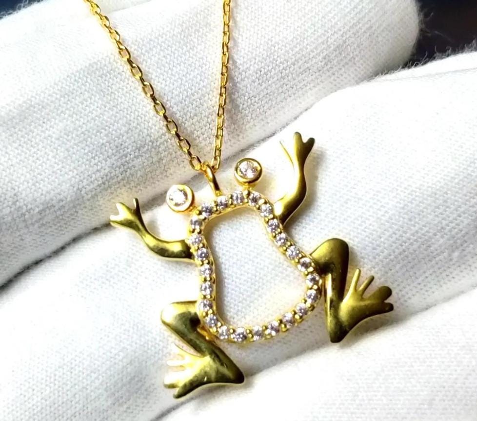 1.00Ct Round Simulated White Topaz Diamond Jumping Frog Pendant 14K Yellow Gold Plated Free Chain 18" 925 Silver