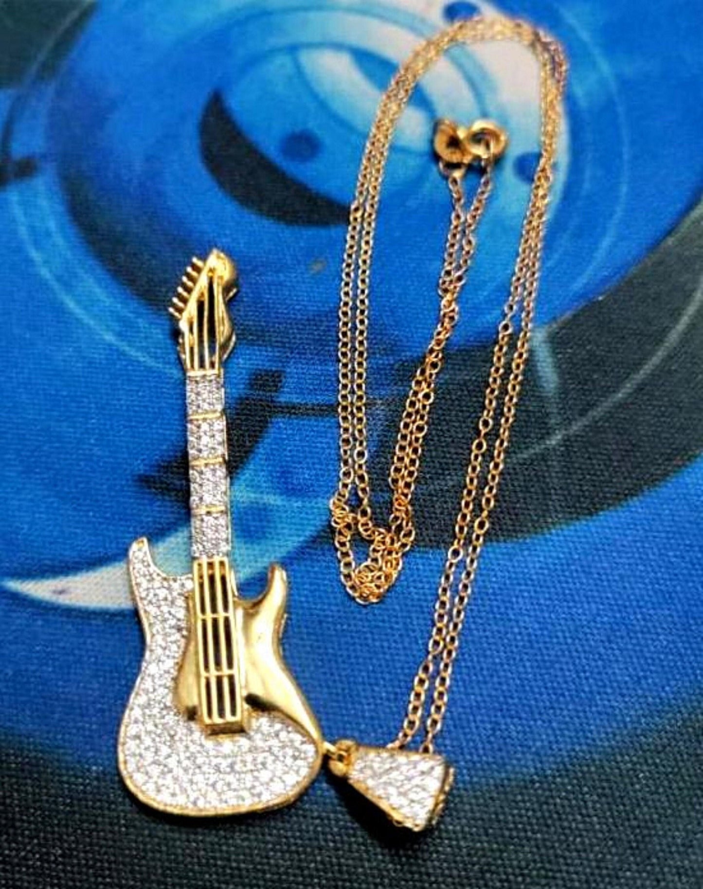 2.50Ct Round Cut Diamond Guitar Shape Pendant 14K Yellow Gold Finish 18 Free Chain For Women And Girls