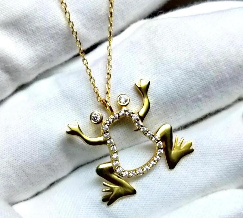 1.00Ct Round Simulated White Topaz Diamond Jumping Frog Pendant 14K Yellow Gold Plated Free Chain 18" 925 Silver