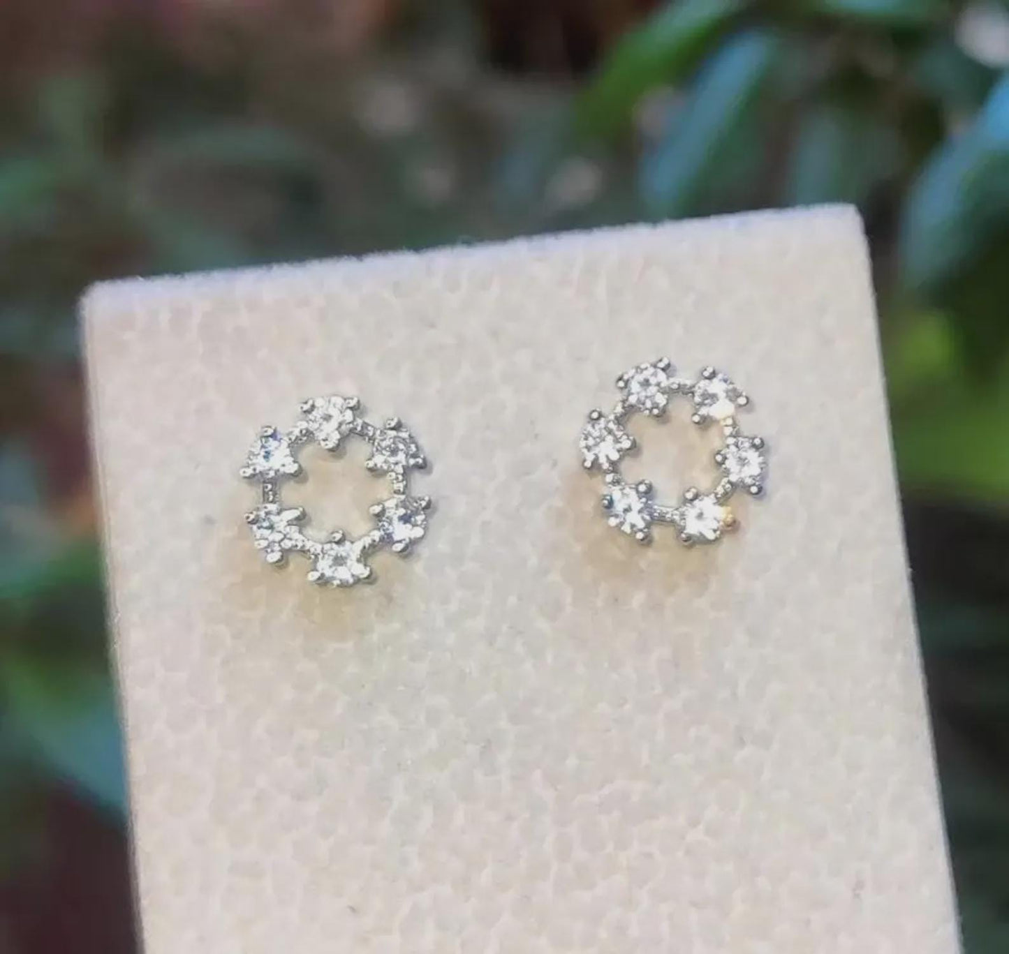 1Ct Round Cut Diamond Women's Stud Earrings Cluster Halo Stud Earrings 14K White Gold Finish 925 Silver Stud Earrings Push Back Stud