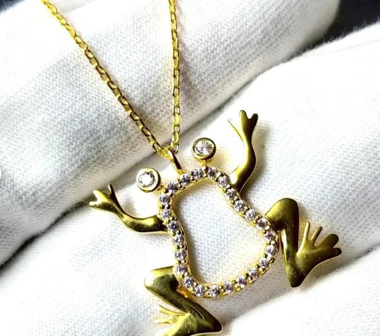 1.00Ct Round Simulated White Topaz Diamond Jumping Frog Pendant 14K Yellow Gold Plated Free Chain 18" 925 Silver