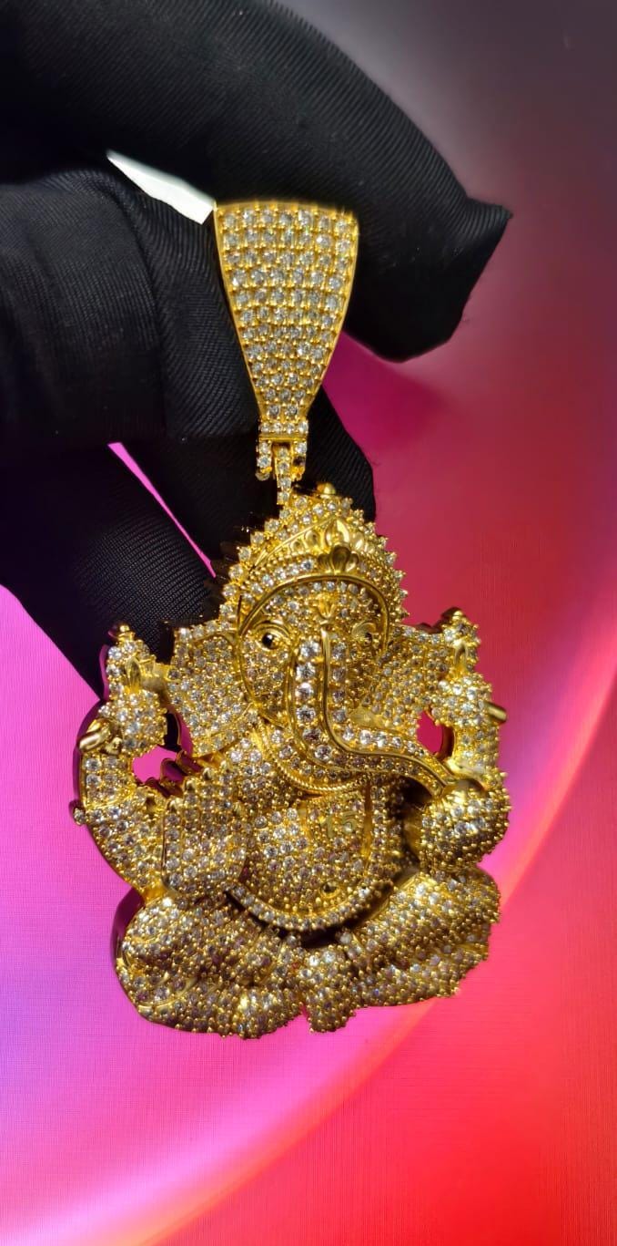 4Ct Round Cut Simulated Diamond Beautiful Lord Ganesh Pendant 14K Yellow Gold Plated - 925 Silver