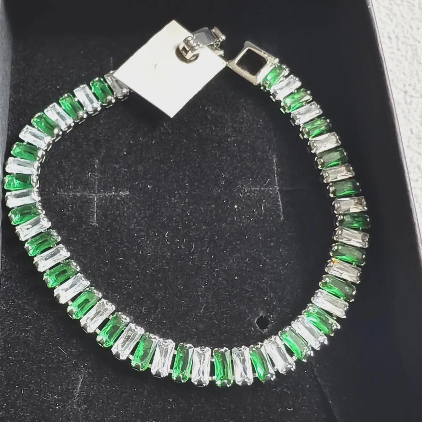12Ct Baguette Cut Green Emerald Lab-Created Emerald & Diamond Tennis Bracelet 14K White Gold Plated Bracelet Size 7.5" Inch 925 Silver