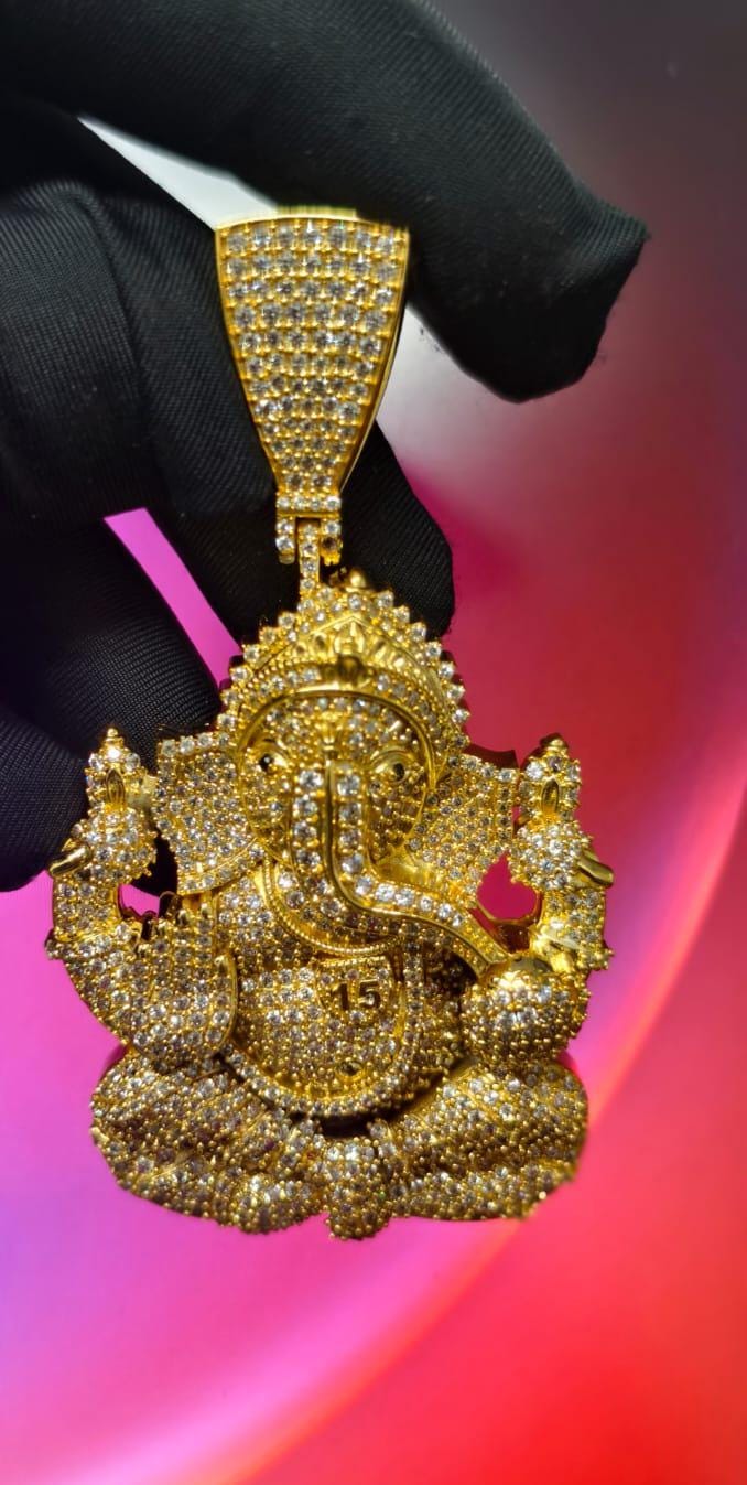 4Ct Round Cut Simulated Diamond Beautiful Lord Ganesh Pendant 14K Yellow Gold Plated - 925 Silver