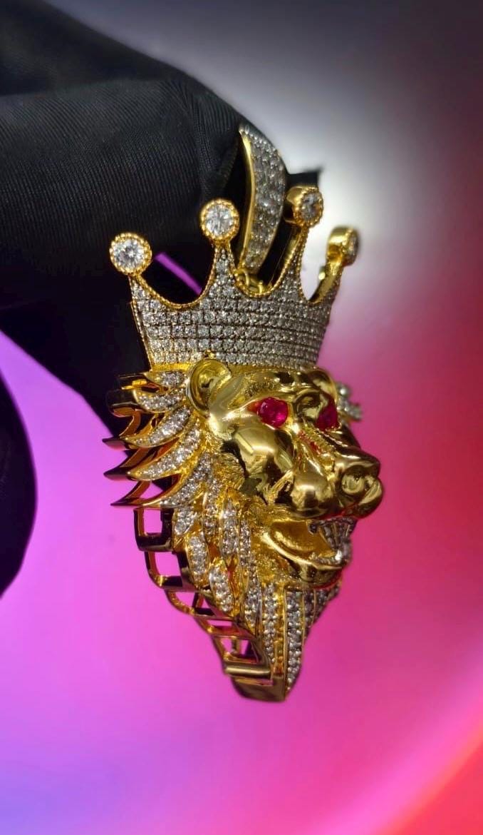 4Ct Round Cut Simulated Diamond Lion Head Pendant 14K Yellow Gold plated 925 Sterling Silver