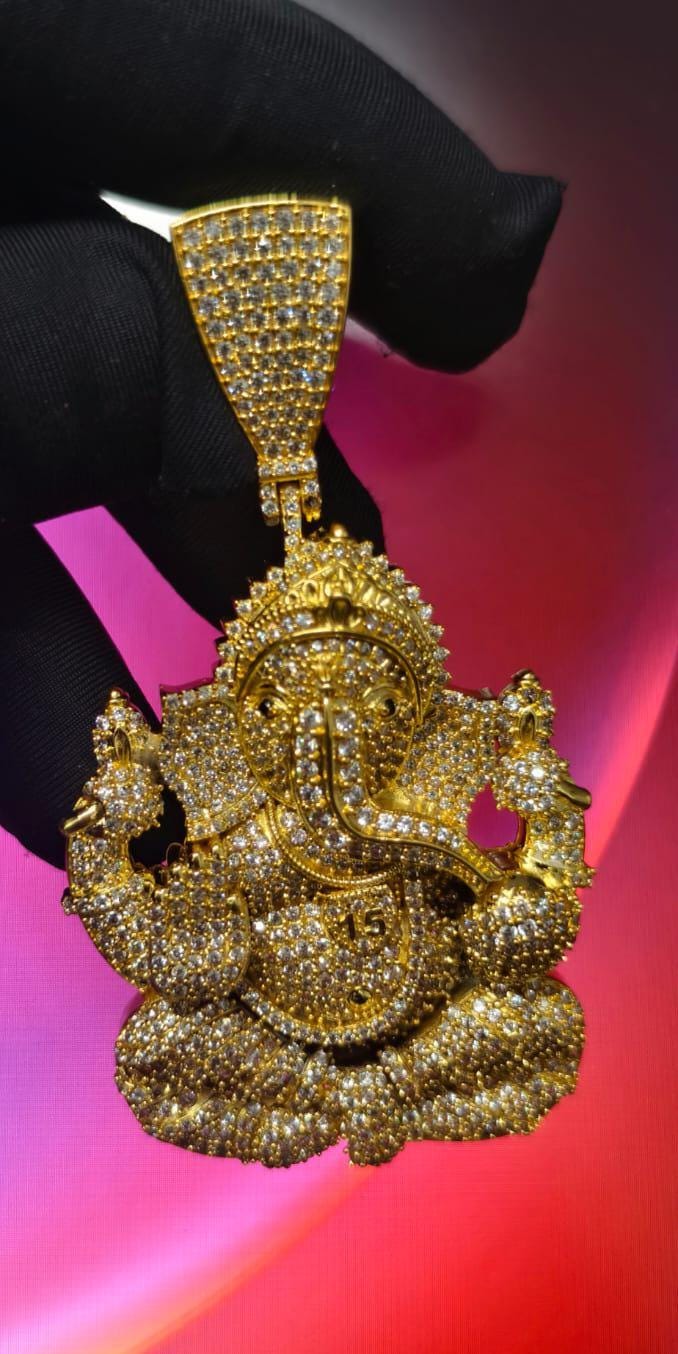 4Ct Round Cut Simulated Diamond Beautiful Lord Ganesh Pendant 14K Yellow Gold Plated - 925 Silver